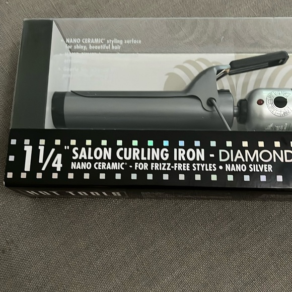 Hot Tools 1 1/4" Salon Curling Iron - Nano Ceramic in Nano Silver - New in Box - Picture 2 of 7